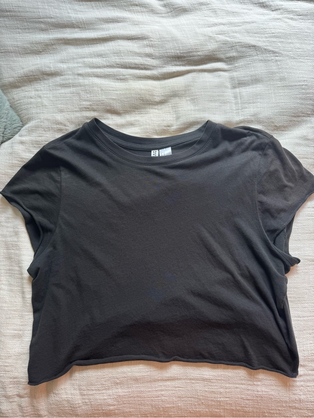 H&M Black Cropped Tee - Classic Crew Neck